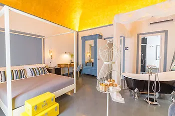 Curu Hotel *
